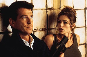 Sophie Marceau Die Welt Ist Nicht Genug - James Bond 007 - Die Welt ist nicht genug - Trailer ...