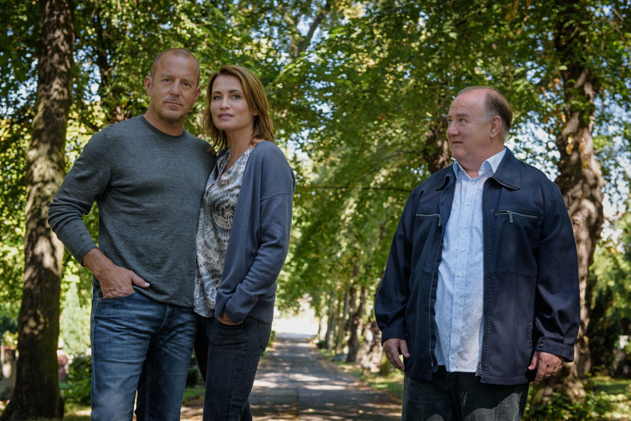 Heino Ferch und Anja Kling in den Hauptrollen: ZDF verfilmt Dirk ...