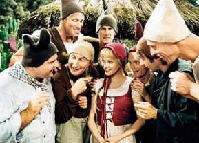 7 Zwerge - Männer allein im Wald - Trailer, Kritik, Bilder ...