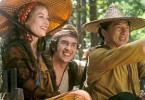 Dort hinten sieht es besser aus! Jackie Chan (r.)