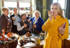 Ein Mord mit Aussicht: Sophie Haas (Caroline Peters, v) mit v.l.n.r. Petra Kleinert, Bärbel Schmied (Meike Droste), Dietmar Schäffer (Bjarne Mädel) und Irmtraut Schäffer (Carmen-Maja Bülow).