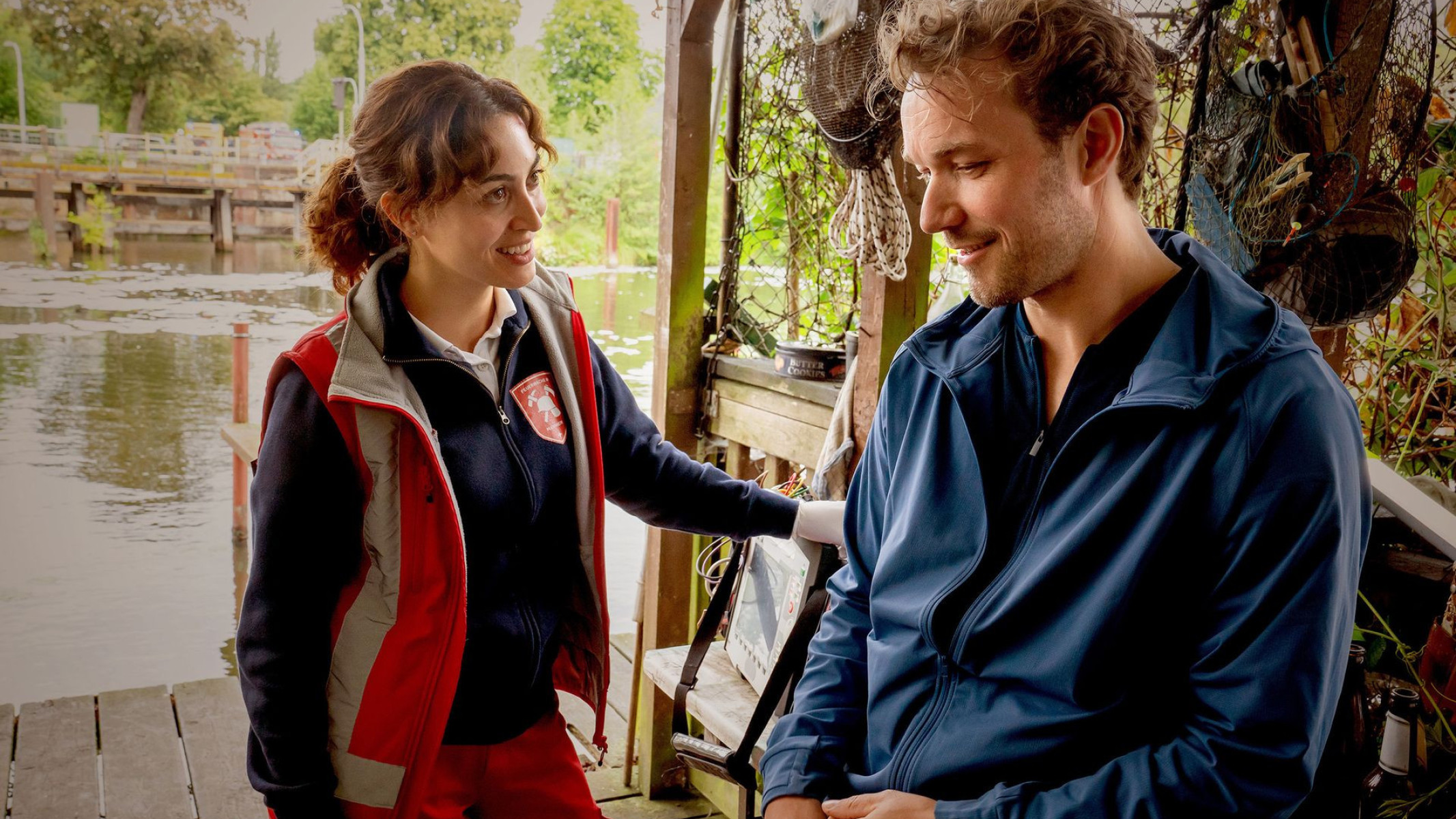 Szene aus der ARD-Serie Die Notärztin mit Sabrina Amali